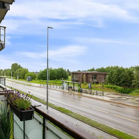 Apartment 1-bedroom With Car Parking *